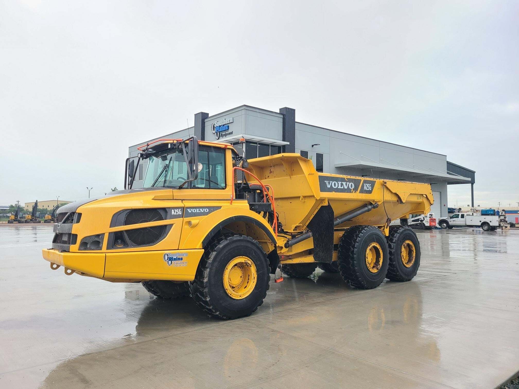 2017 VOLVO A25G in San Antonio, TX