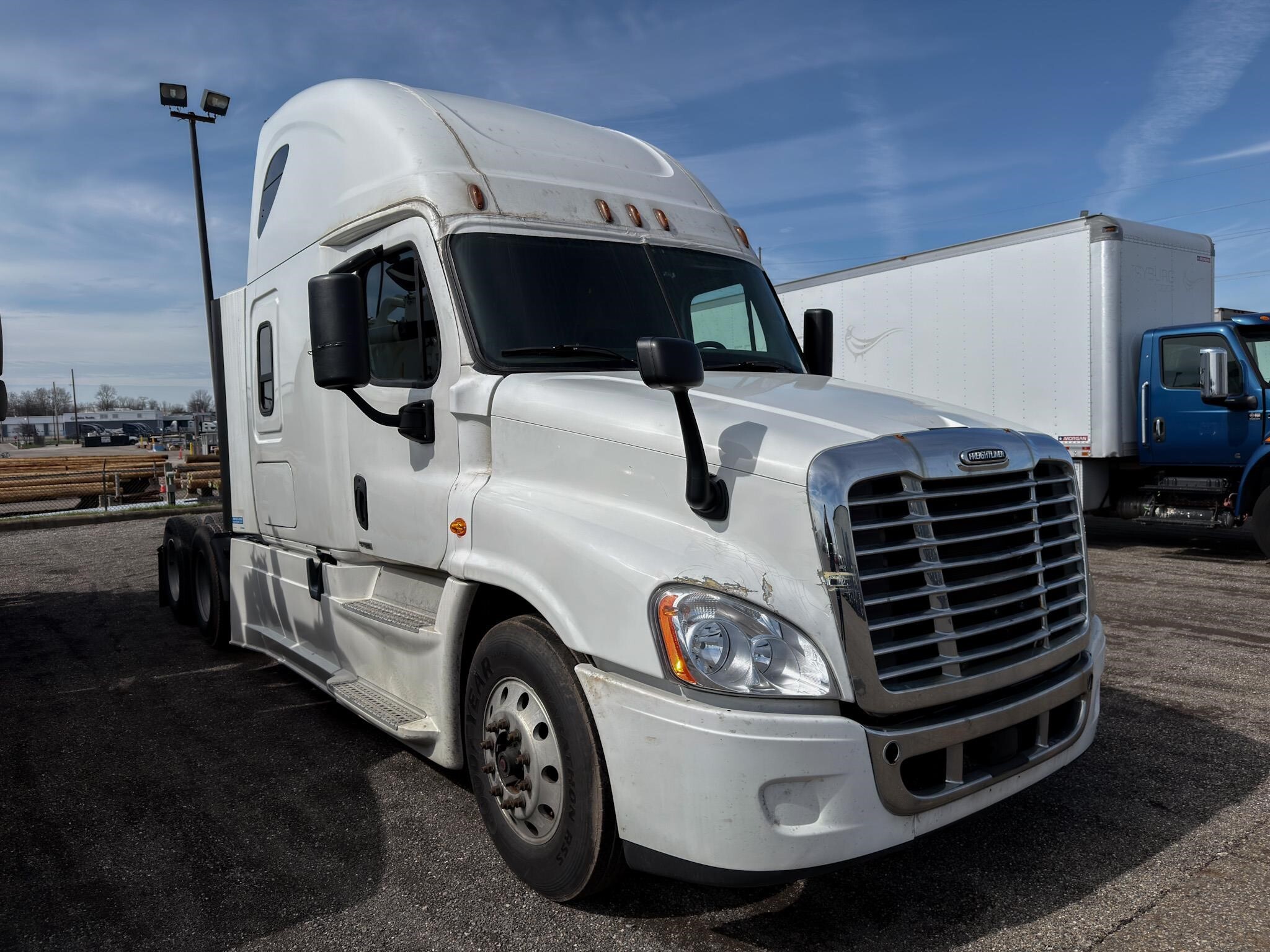 2016 FREIGHTLINER CASCADIA 125 in East Liverpool, OH
