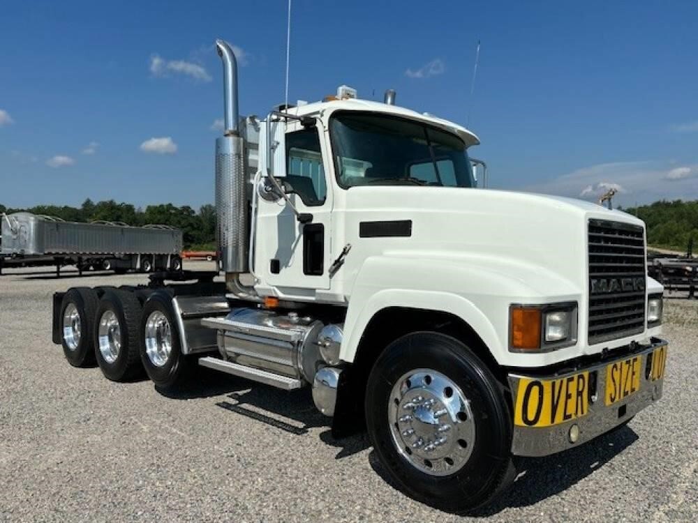 2007 MACK CHN613 in Chatham, VA