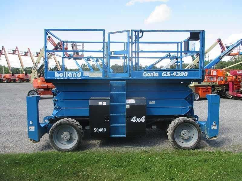 2015 GENIE GS4390RT in East Bethany, NY