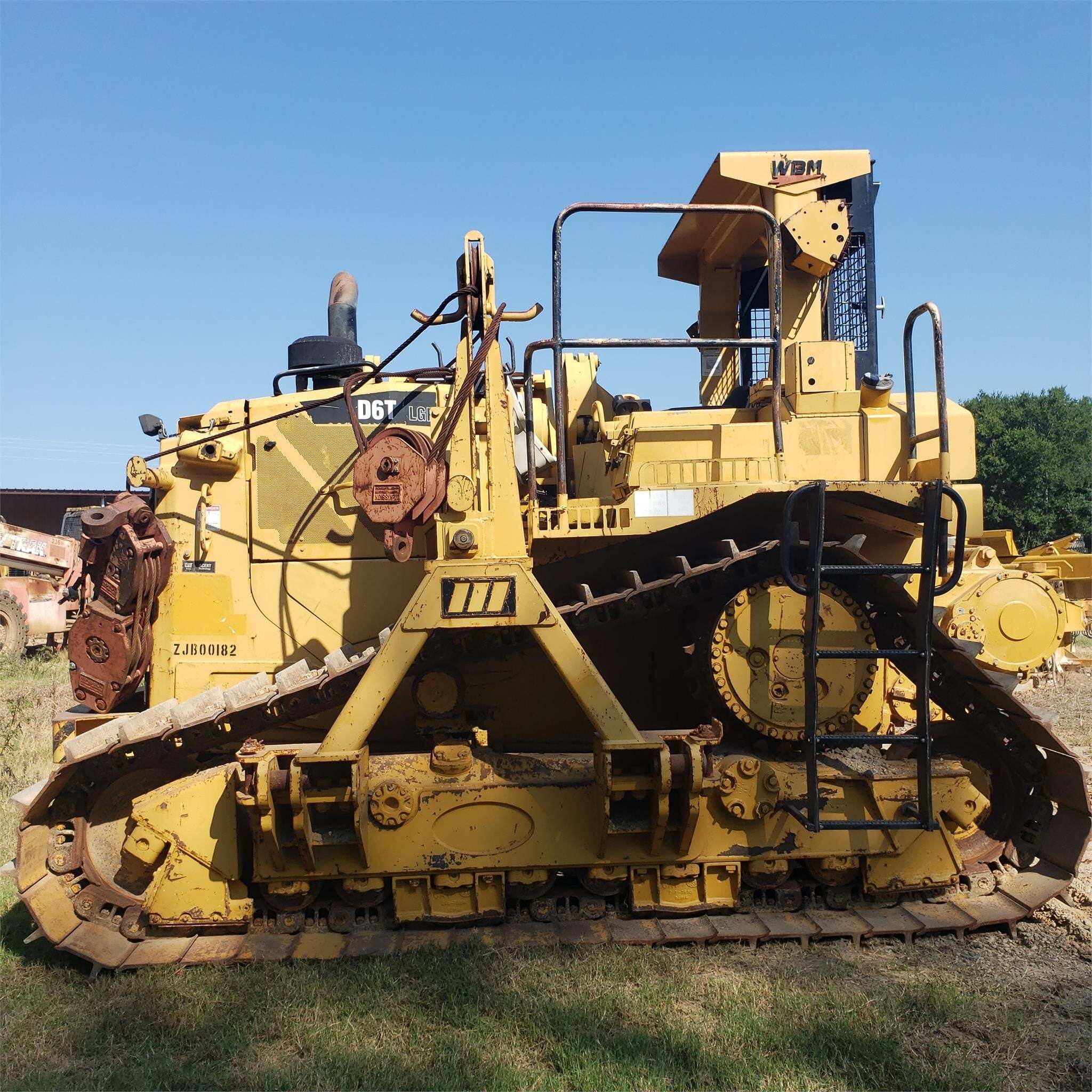 2011 CATERPILLAR D6T LGP in Hughes Springs, TX