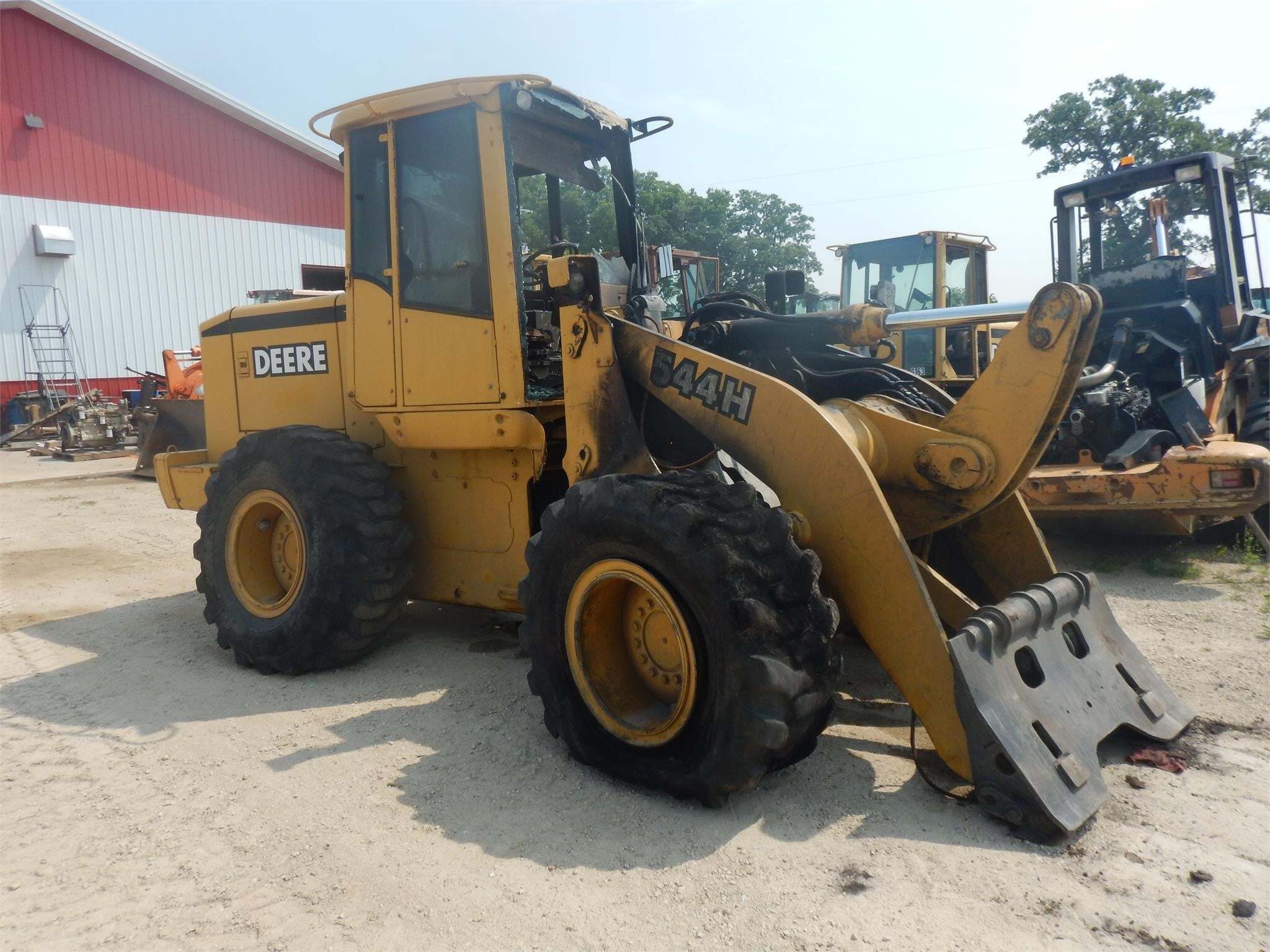 1998 DEERE 544H in Dover, MN