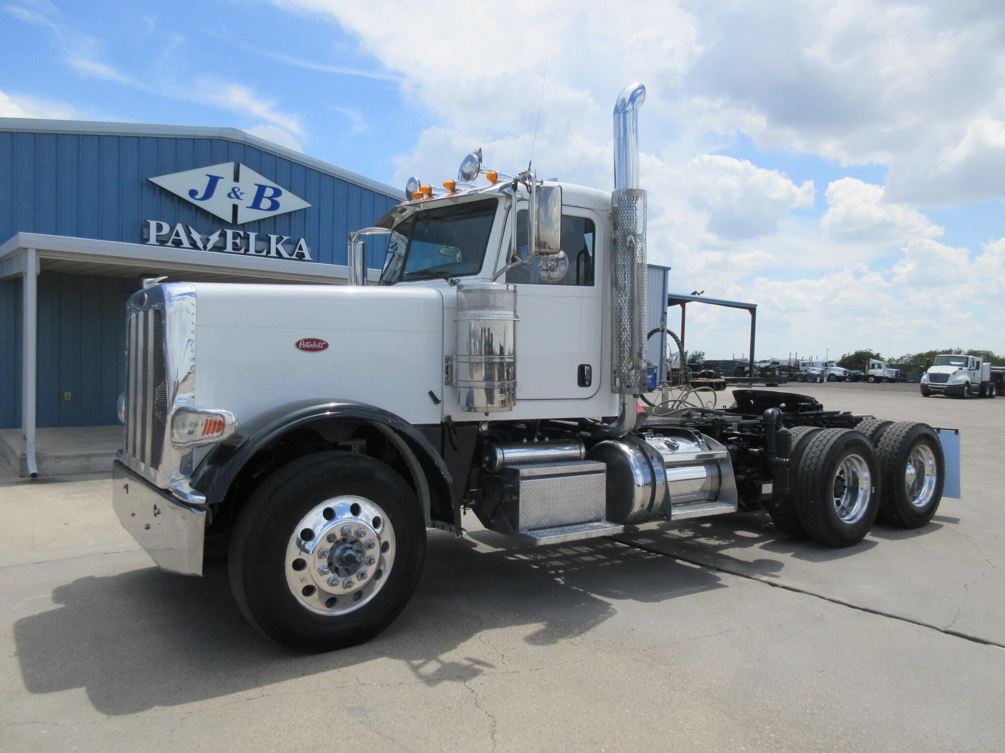 2020 PETERBILT 389 in Robstown, TX
