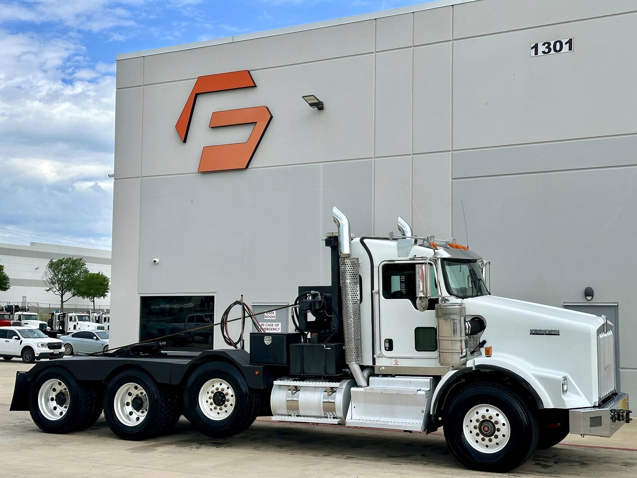 2016 KENWORTH T800 in Hutchins, TX