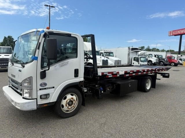 2020 ISUZU NRR in Bethpage, NY