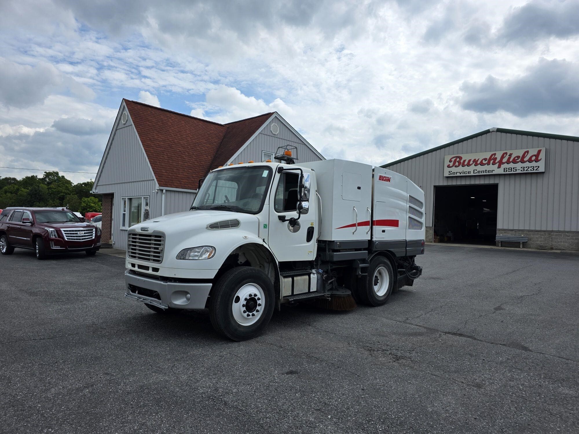 2015 FREIGHTLINER BUSINESS CLASS M2 106 in Duncansville, PA