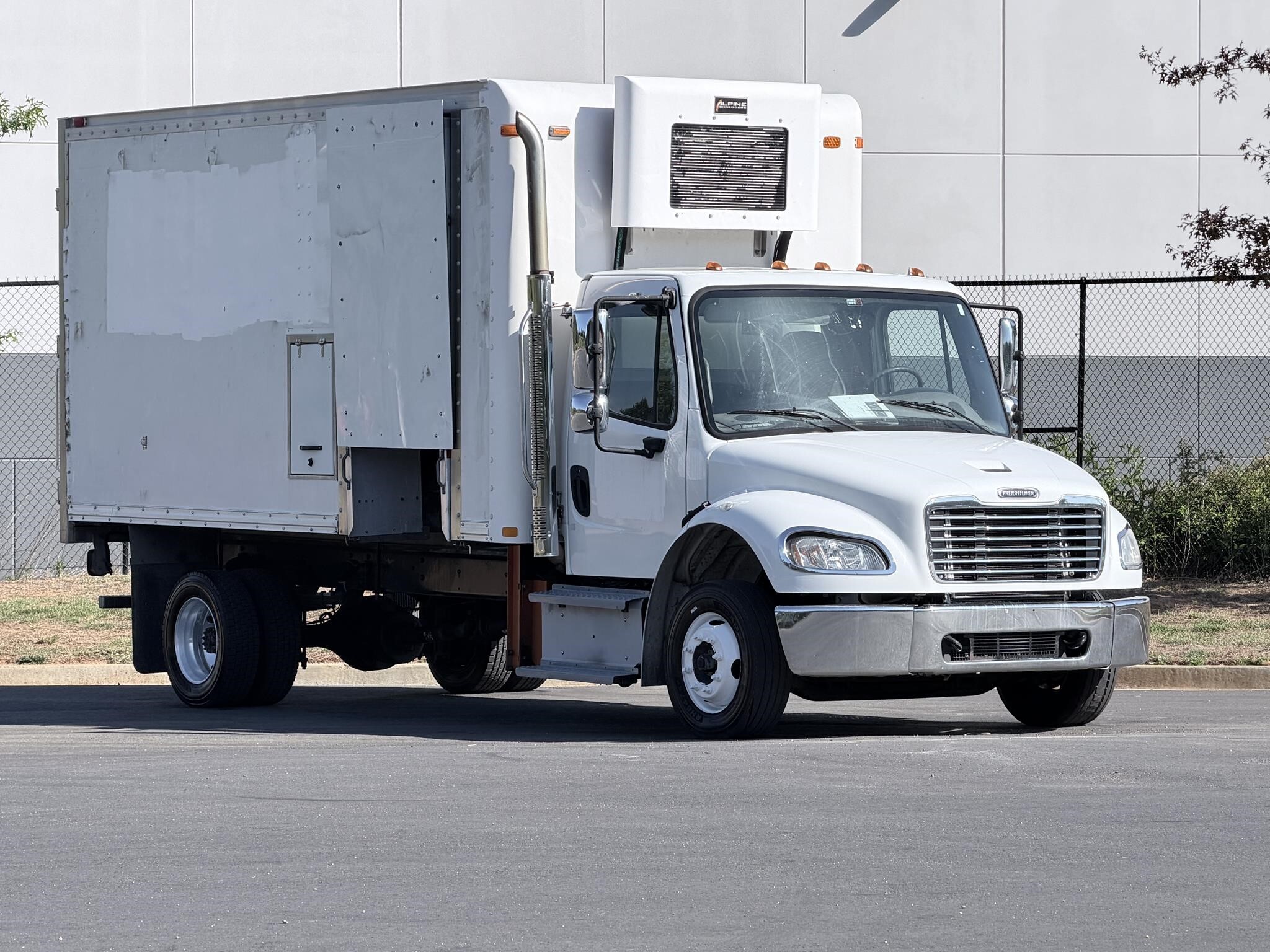 2015 FREIGHTLINER BUSINESS CLASS M2 106 in Cartersville, GA
