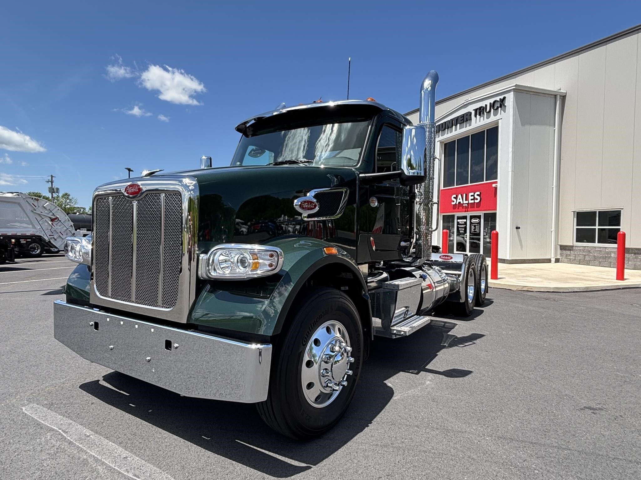 2027 PETERBILT 567 in Bartonsville, PA