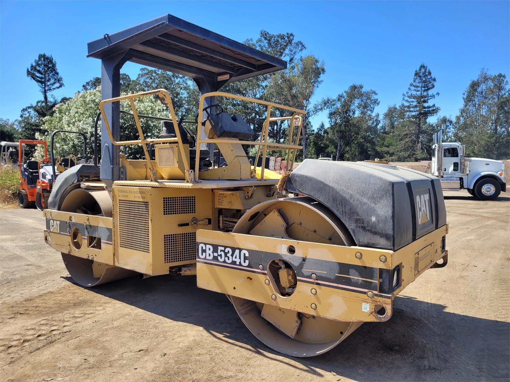 2001 CATERPILLAR CB-534C in Santa Rosa, CA
