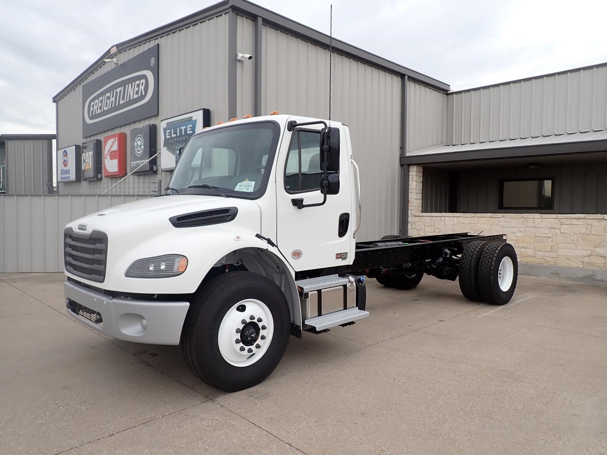 2027 FREIGHTLINER BUSINESS CLASS M2 106 in Waco, TX