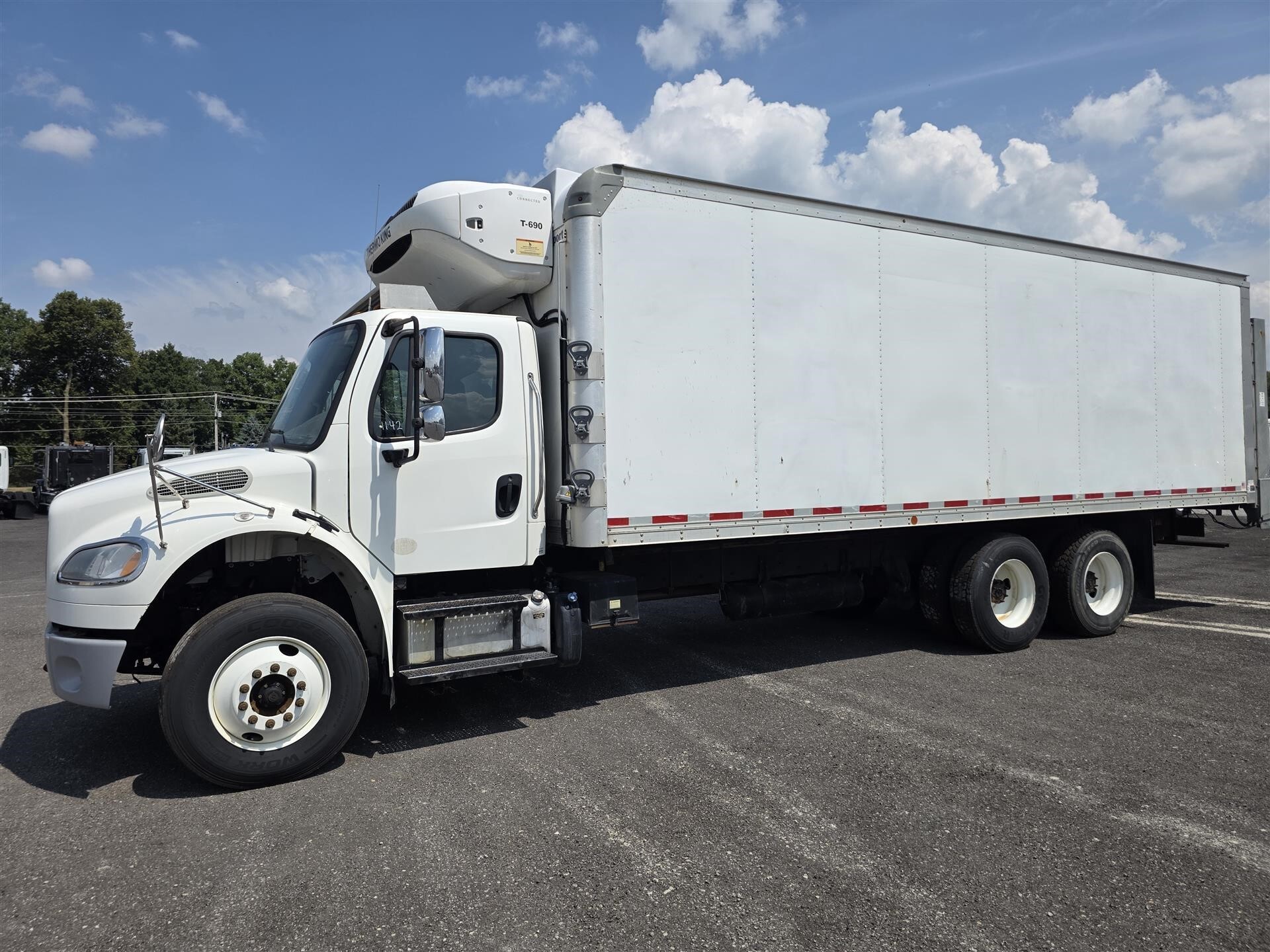 2020 FREIGHTLINER BUSINESS CLASS M2 106 in Laotto, IN