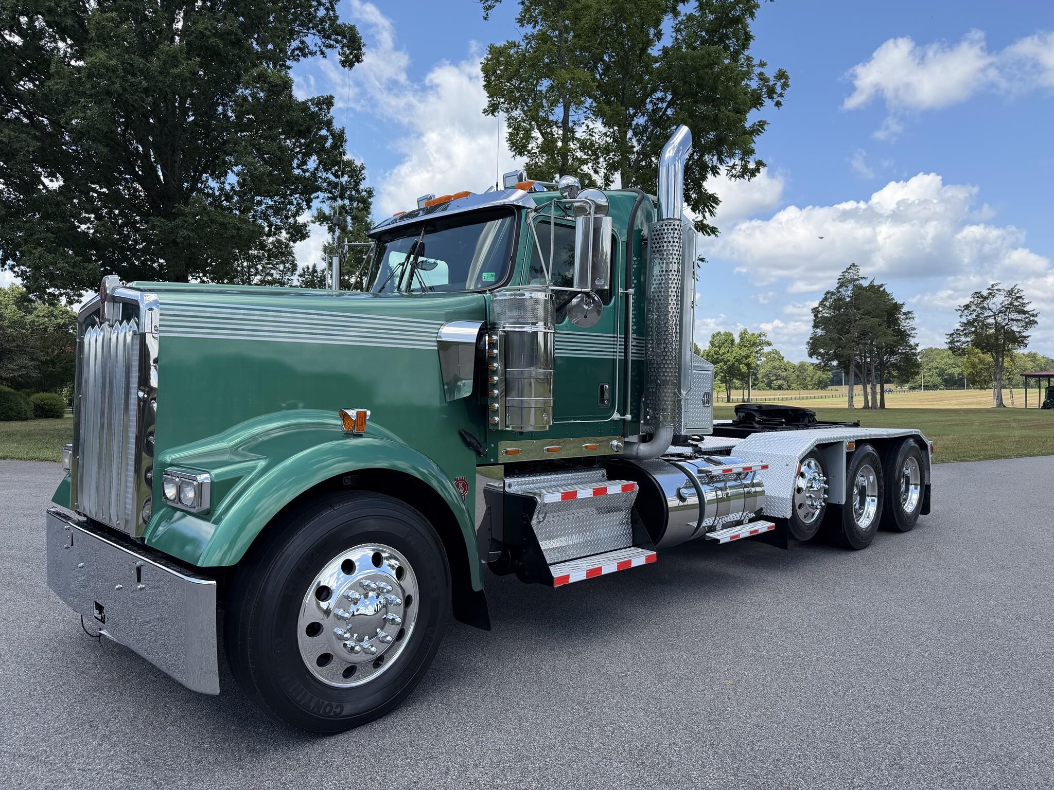 2013 KENWORTH W900 in Chatham, VA