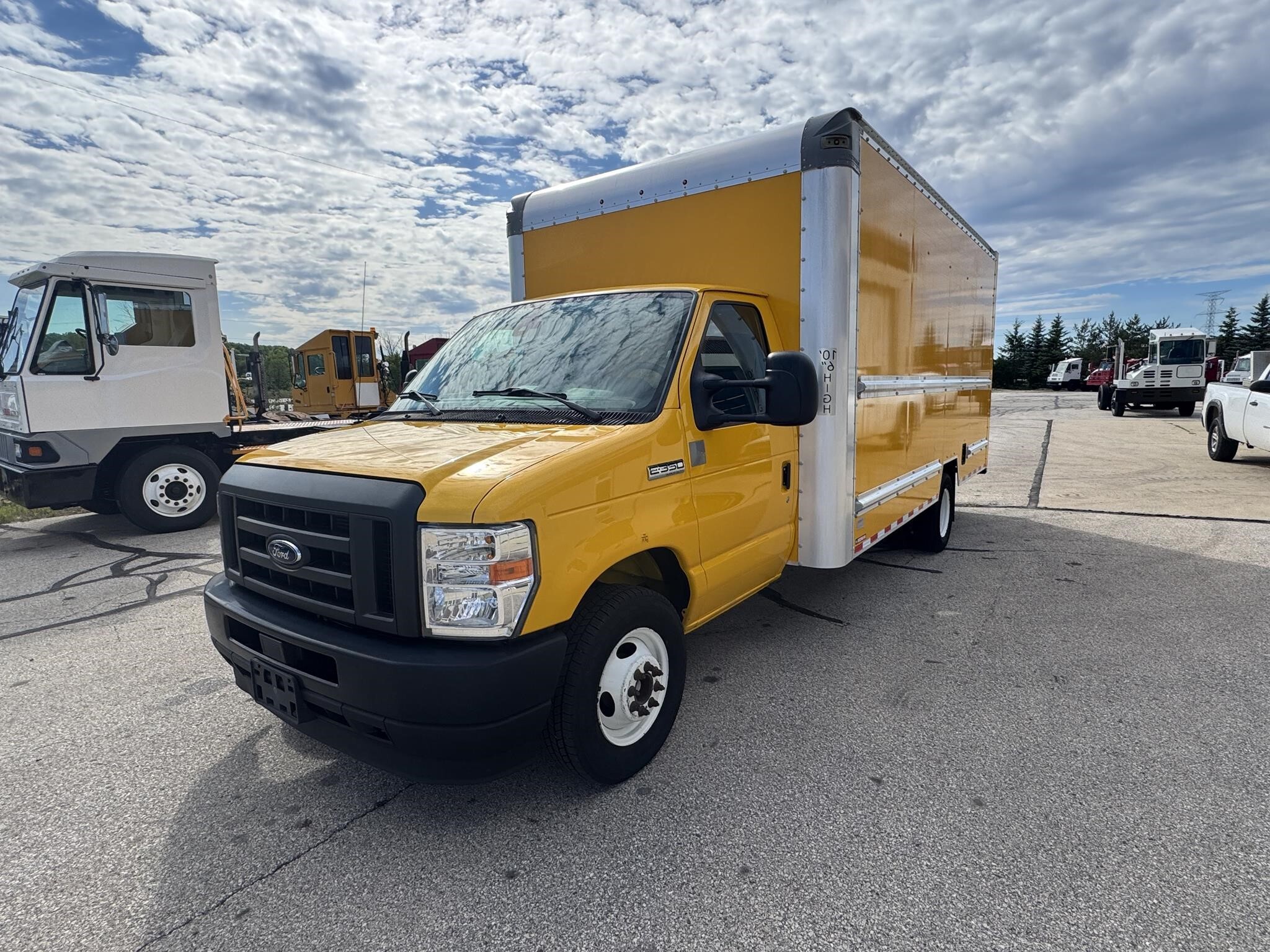 2022 FORD ECONOLINE in Germantown, WI
