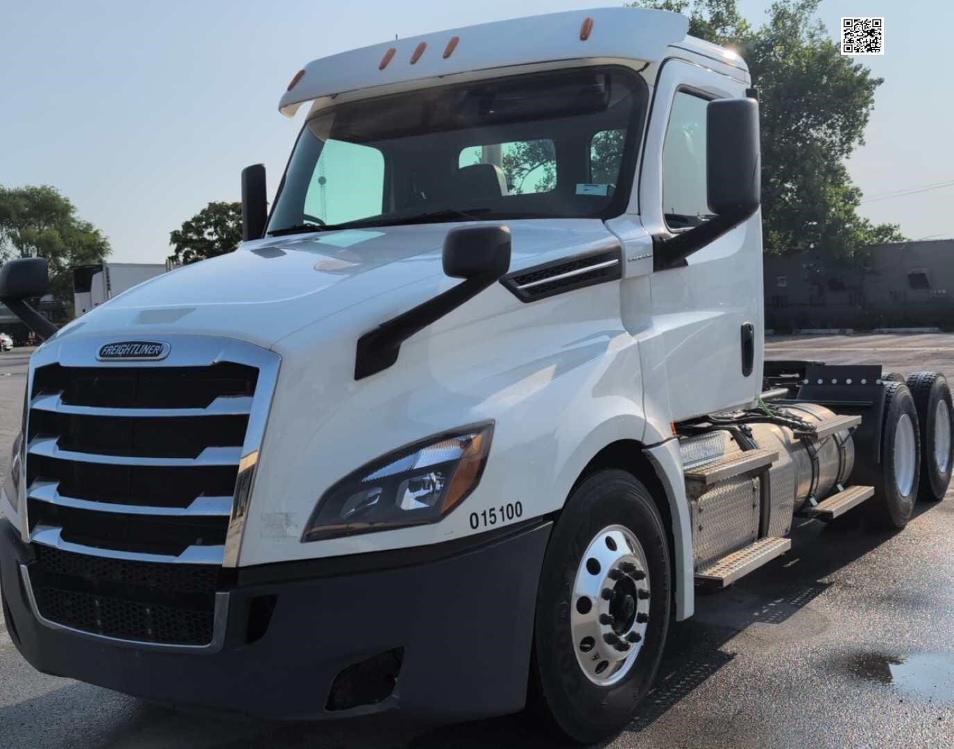 2020 FREIGHTLINER CASCADIA 126 in South Holland, IL