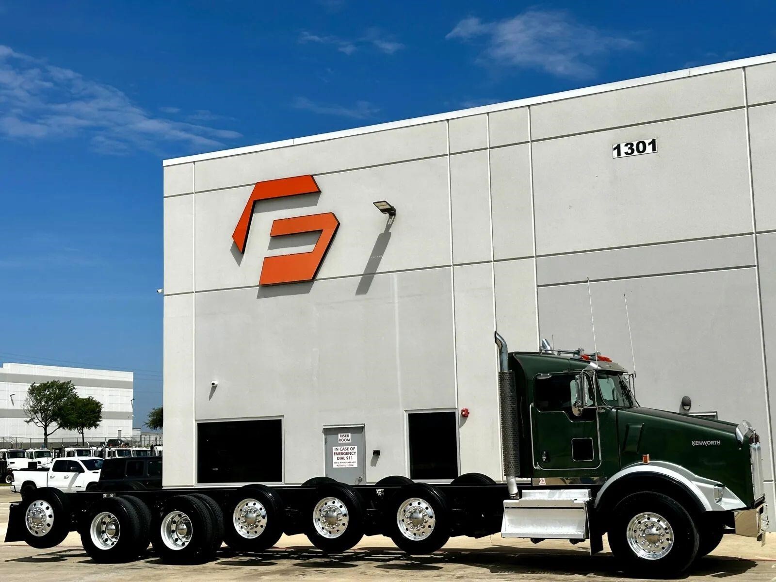 2022 KENWORTH T800 in Hutchins, TX