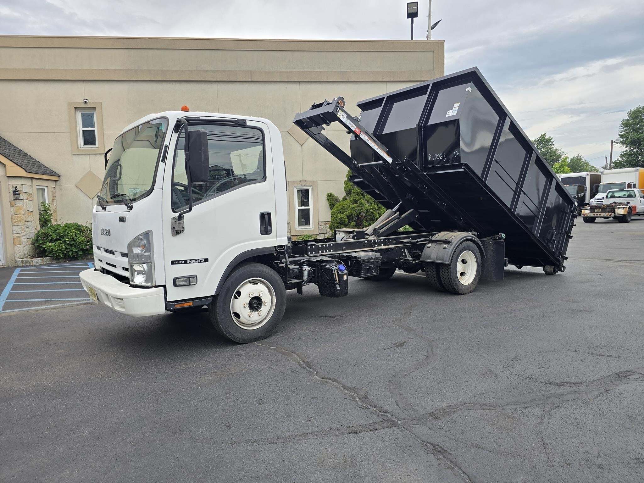 2014 ISUZU NQR in Lodi, NJ