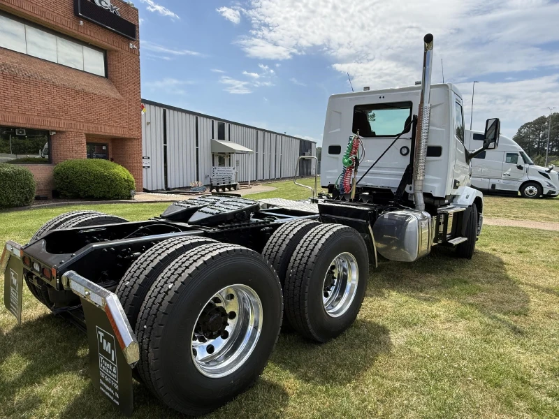 2027 MACK ANTHEM 64T