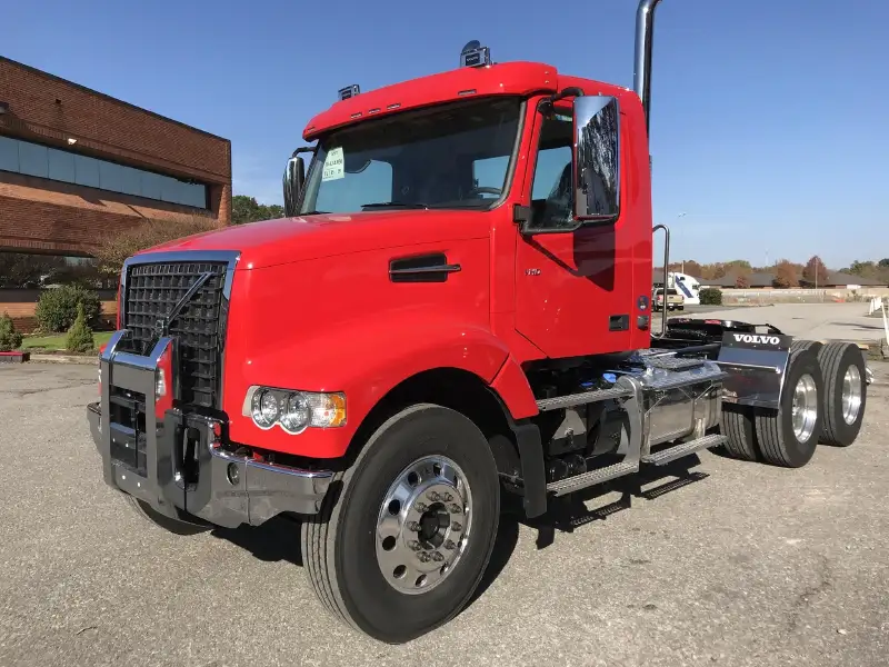 2027 VOLVO VHD64FT300