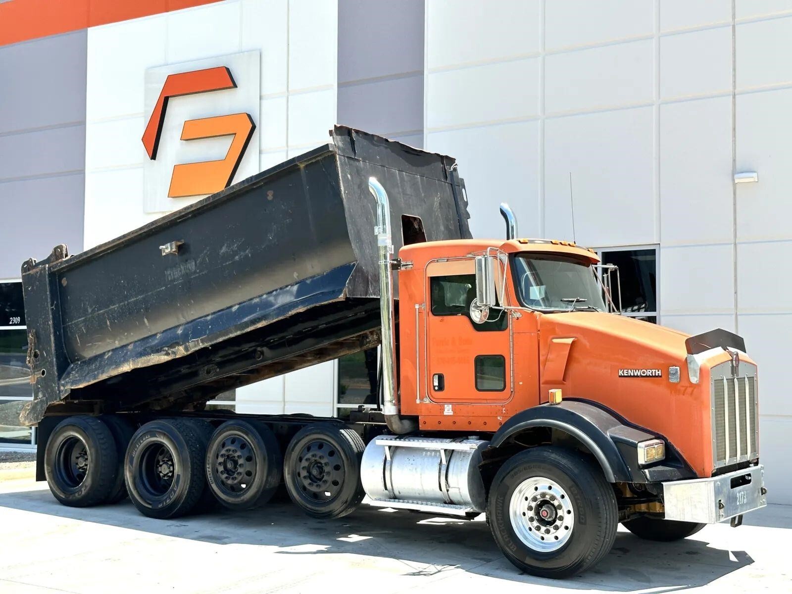 2005 KENWORTH T800 in Greer, SC
