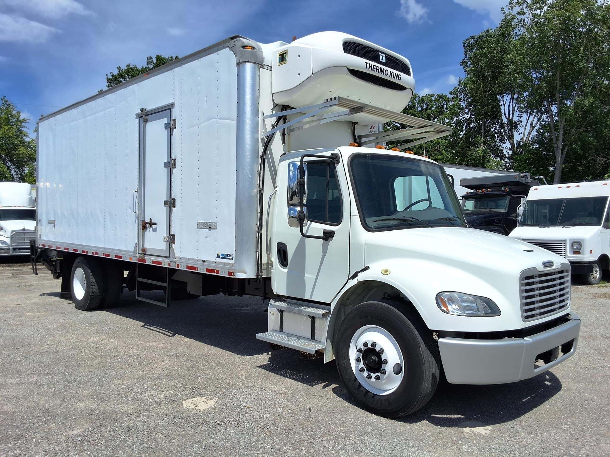 2018 FREIGHTLINER BUSINESS CLASS M2 106 in Fort Wayne, IN