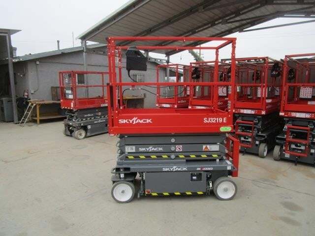 2025 SKYJACK SJ3219E in Perris, CA