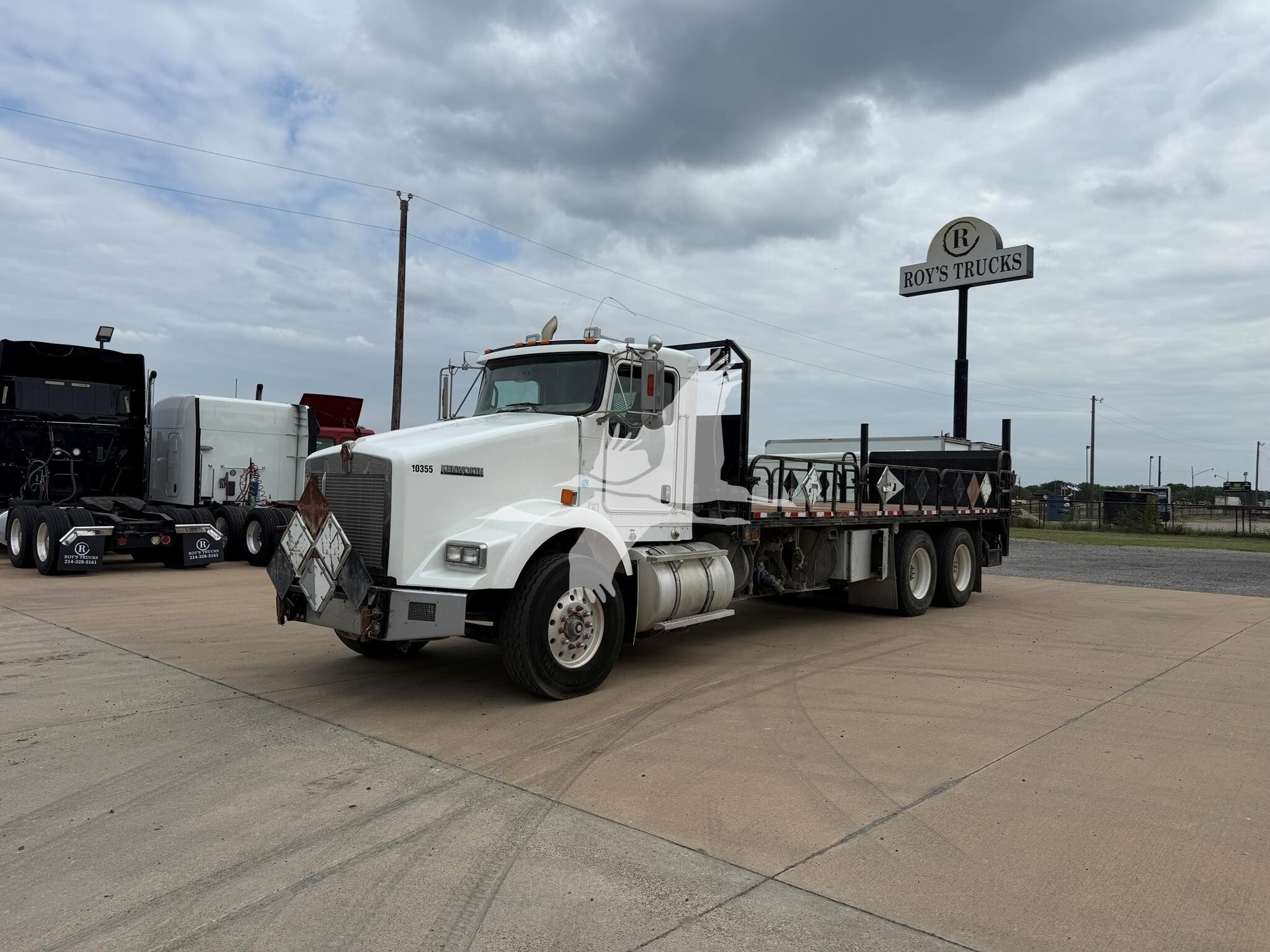 2017 KENWORTH T800 in Caddo Mills, TX