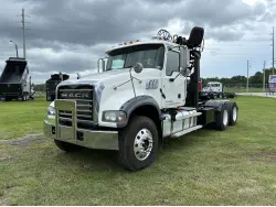 2017 MACK GRANITE GU713