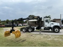 2017 MACK GRANITE GU713