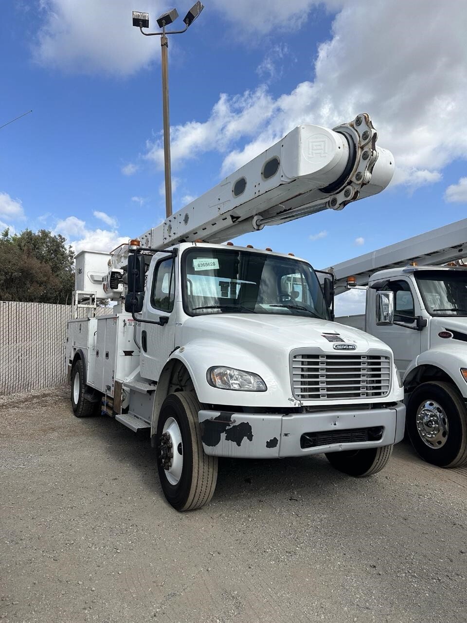 2019 FREIGHTLINER BUSINESS CLASS M2 106 in Phoenix, AZ