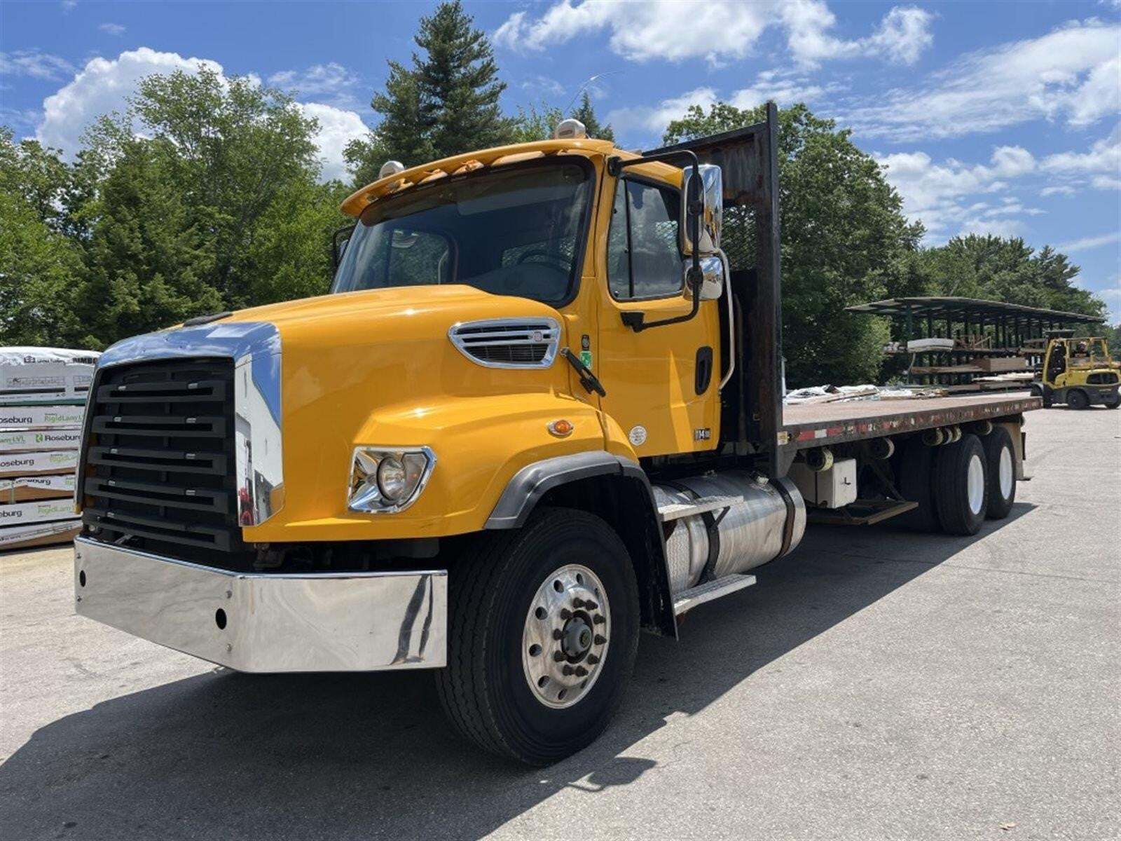 2017 FREIGHTLINER 114 SD in Seabrook, NH