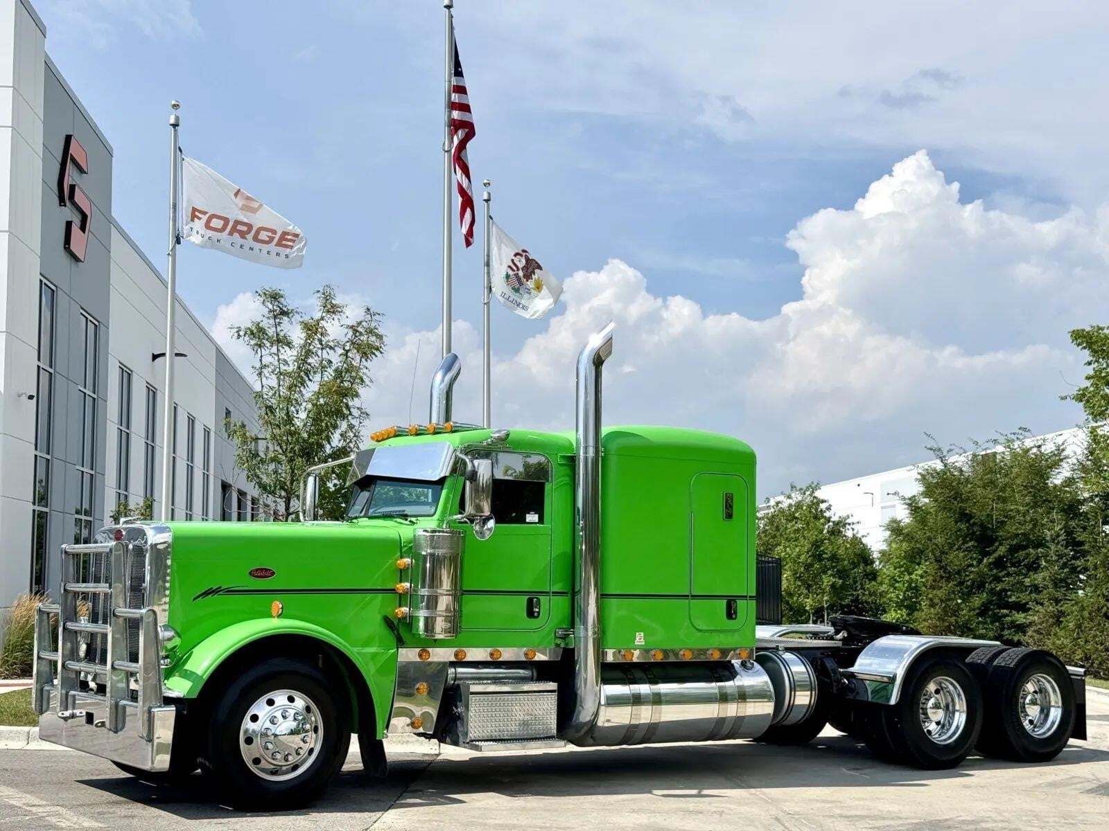 2016 PETERBILT 389 in New Lenox, IL