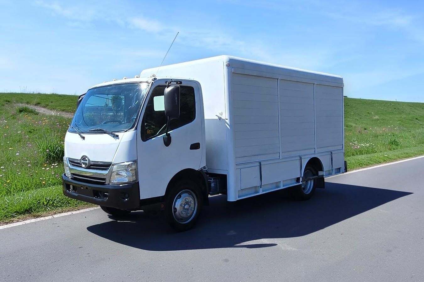 2020 HINO XL8 in Hatfield, PA