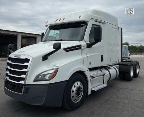 2022 FREIGHTLINER CASCADIA 126 in Indianapolis, IN