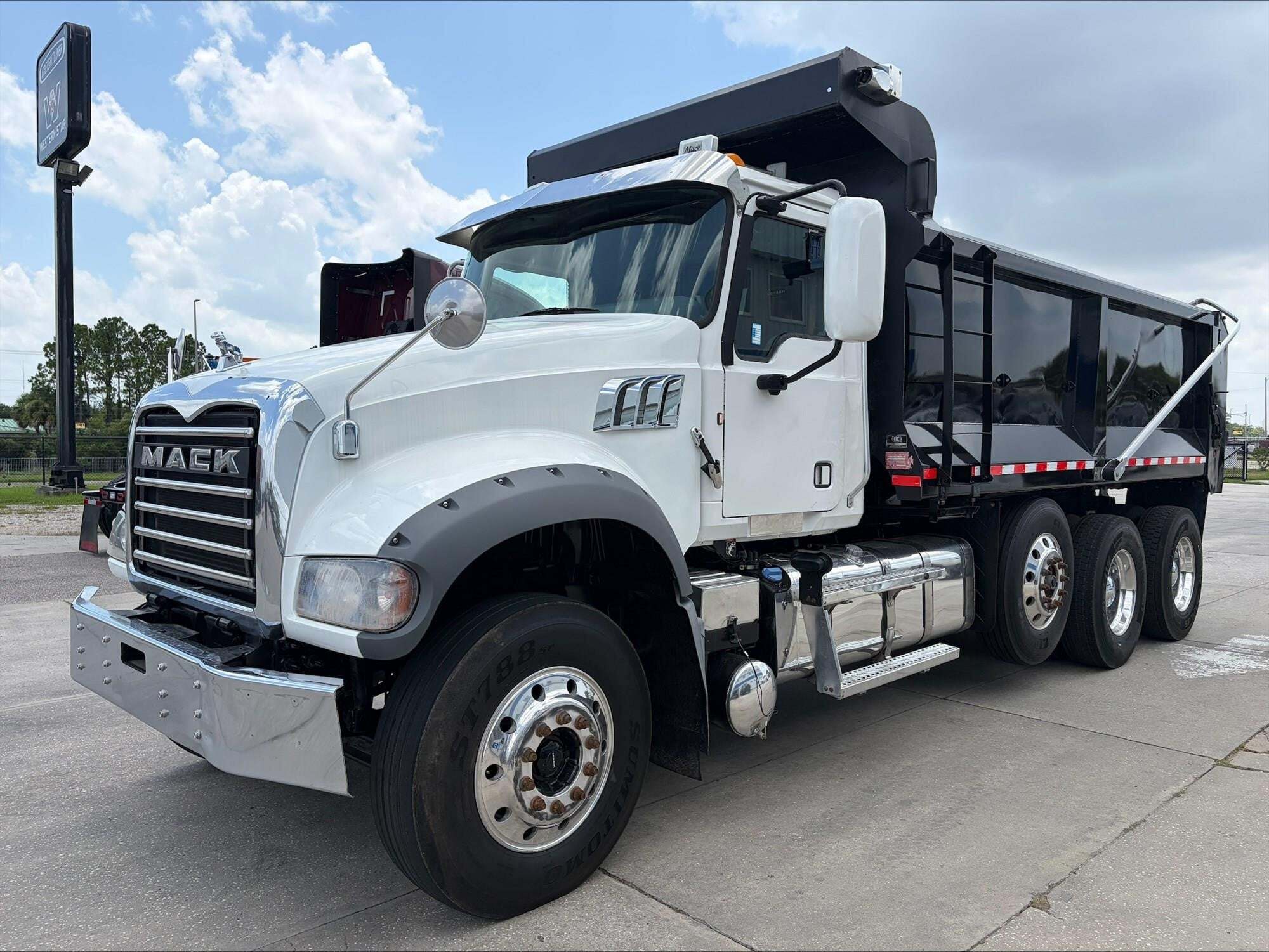 2018 MACK GRANITE GU713 in Tampa, FL