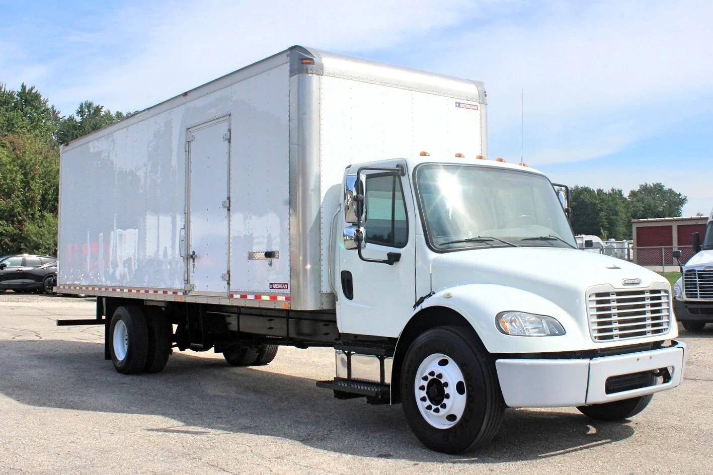 2019 FREIGHTLINER BUSINESS CLASS M2 106 in Byron Center, MI