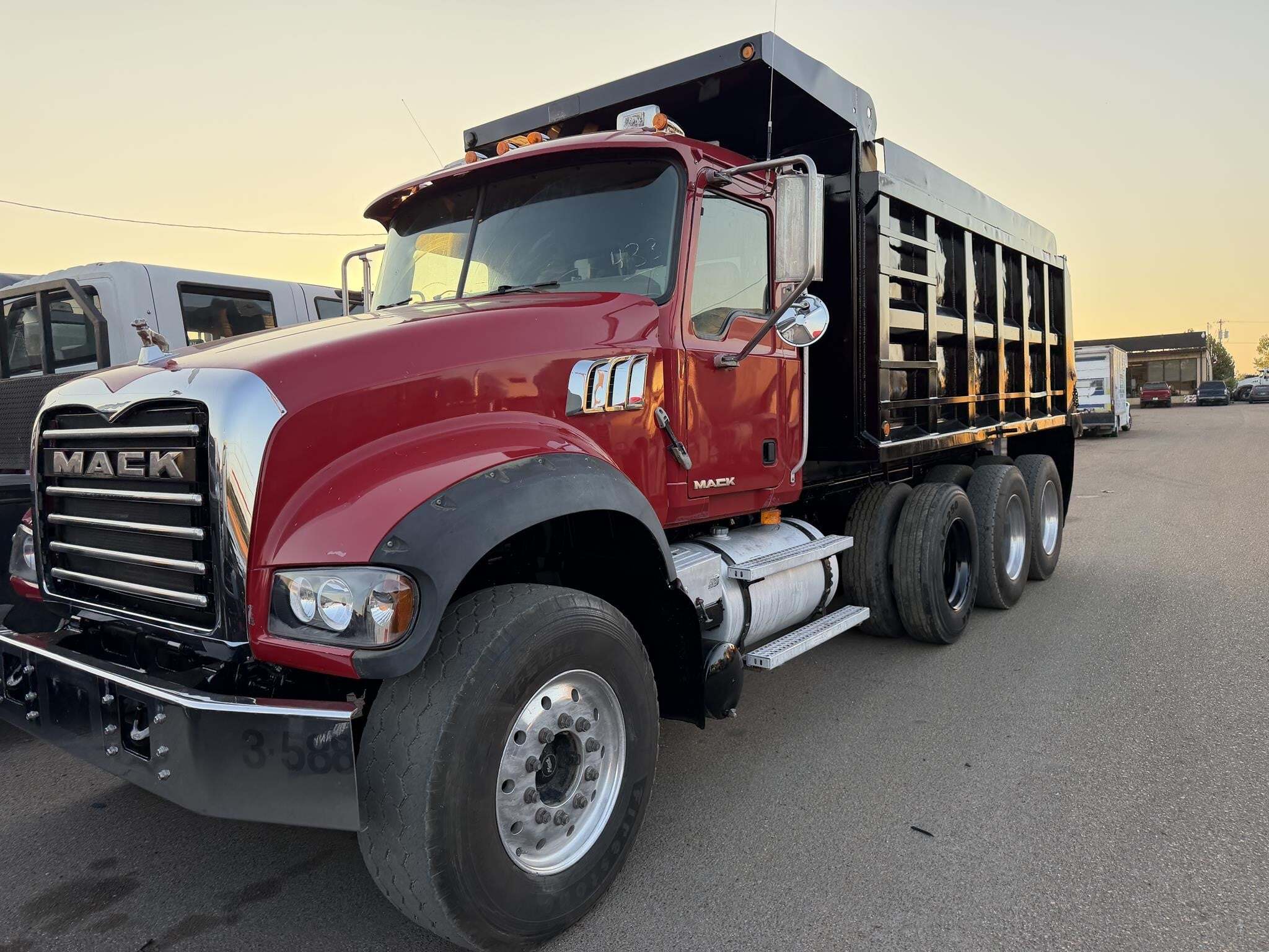 2008 MACK GRANITE GU713 in Covington, TN