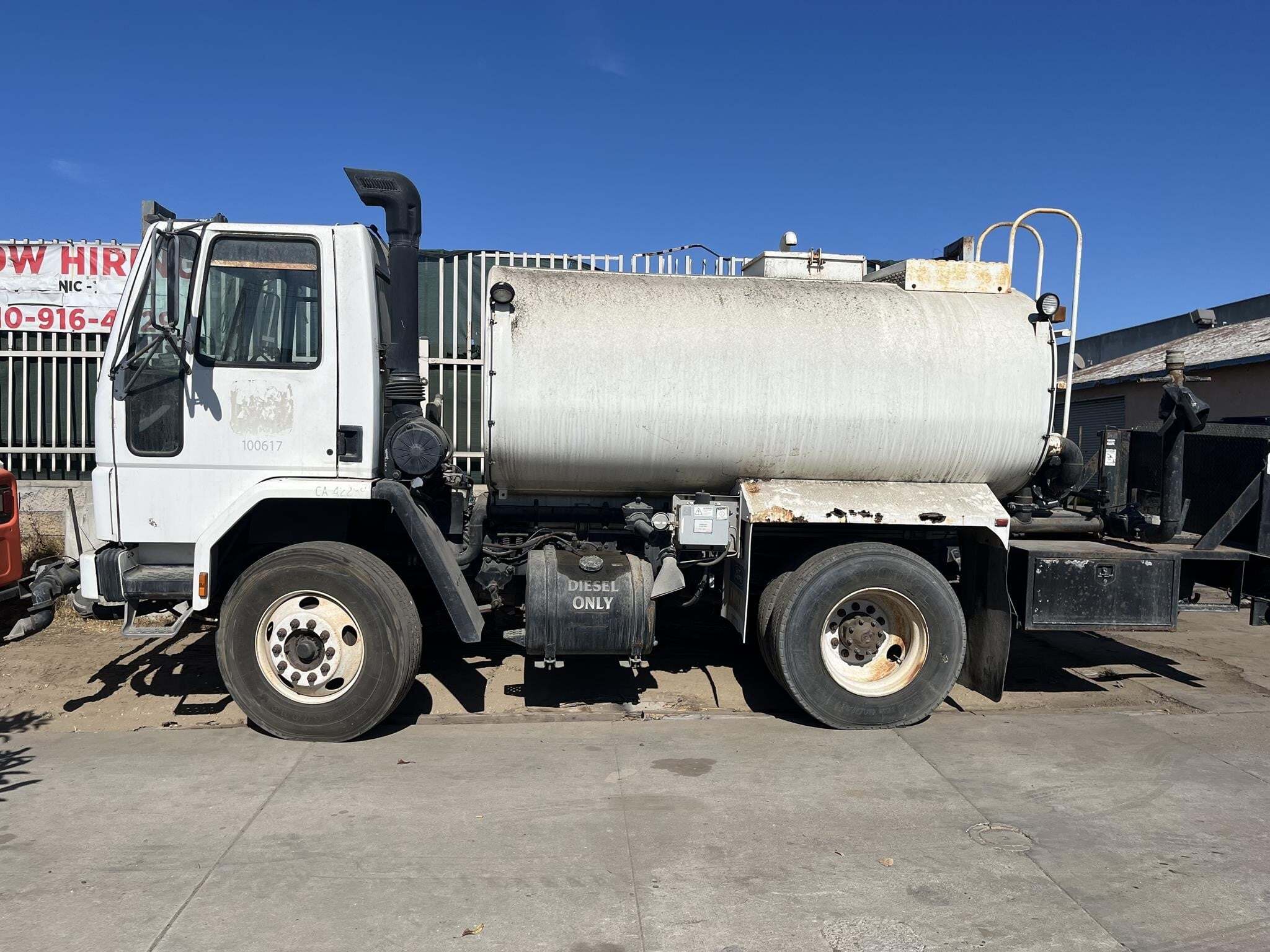 1997 FORD CF8000 in Palos Verdes Peninsula, CA