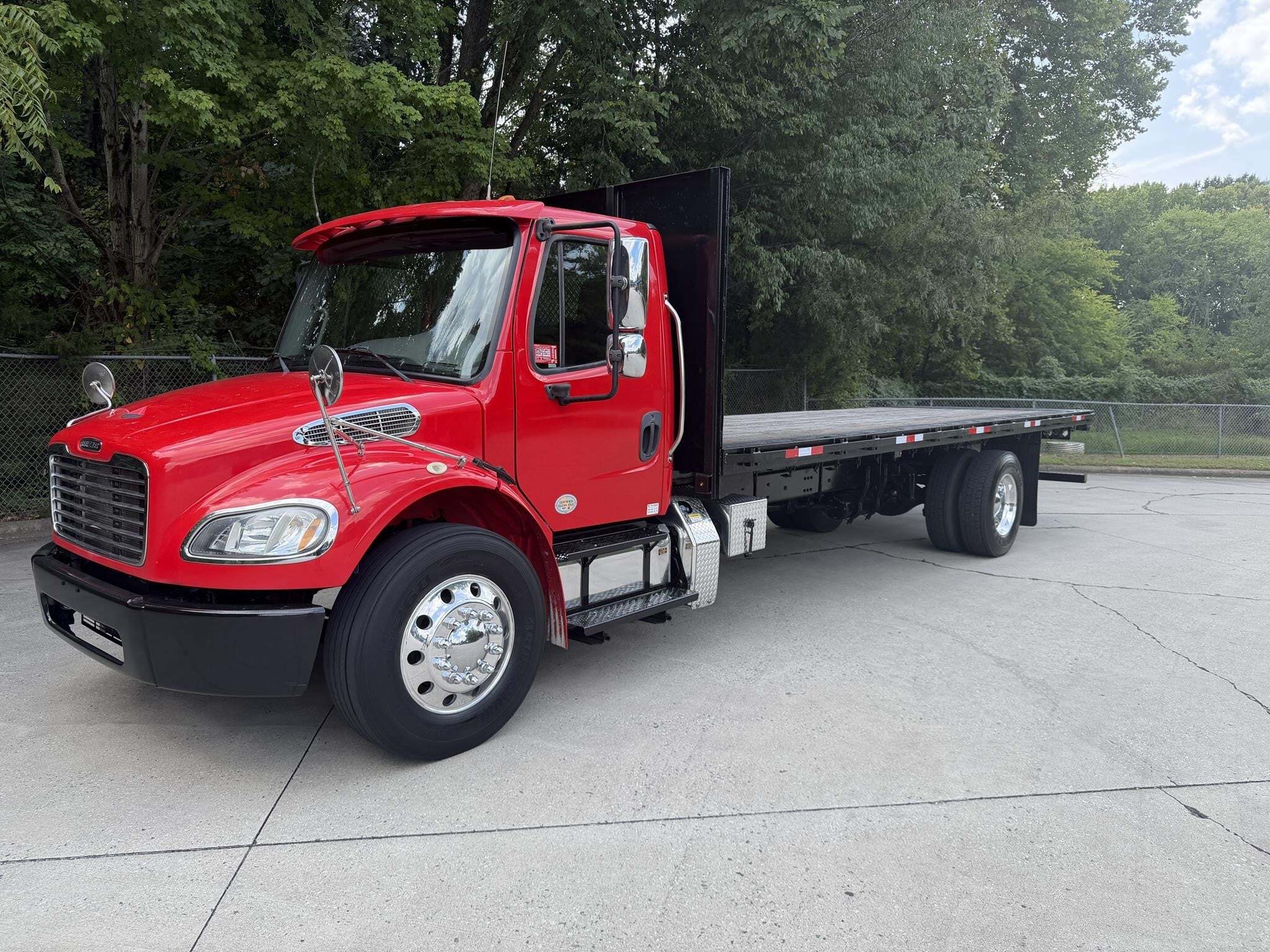 2015 FREIGHTLINER BUSINESS CLASS M2 106 in Greensboro, NC