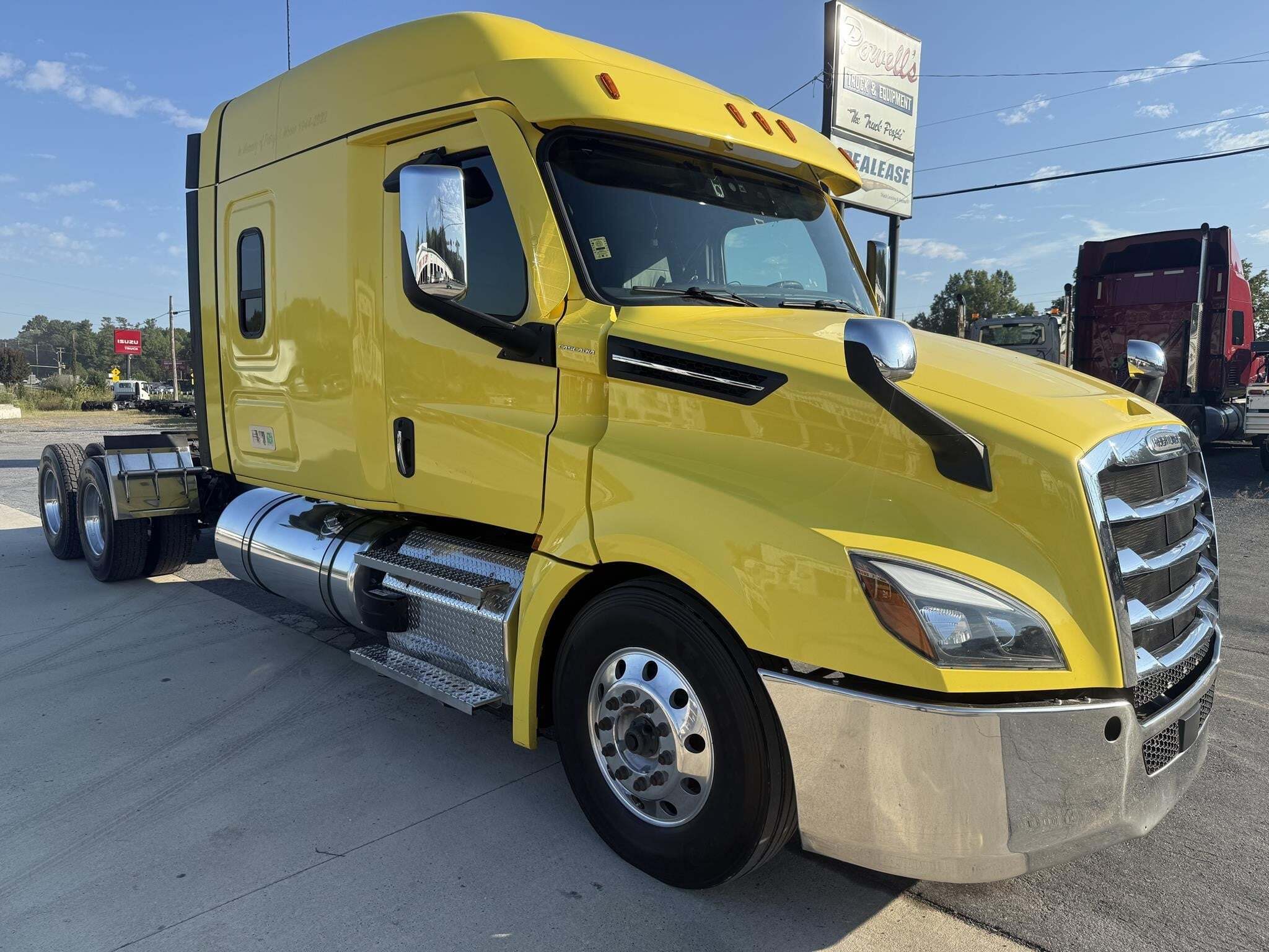 2023 FREIGHTLINER CASCADIA 126 in Lynchburg, VA