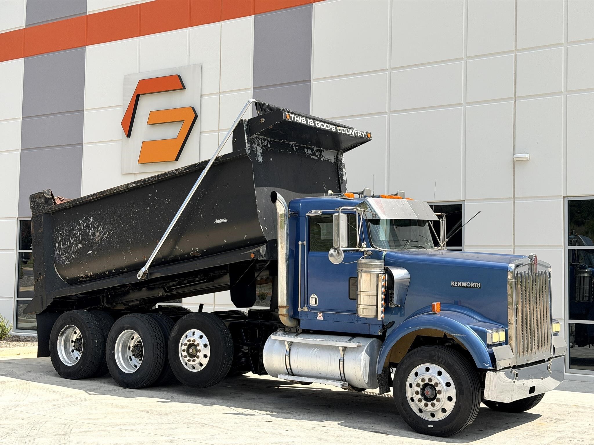 2004 KENWORTH W900 in Greer, SC