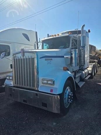 2001 KENWORTH W900L in Fayette, AL