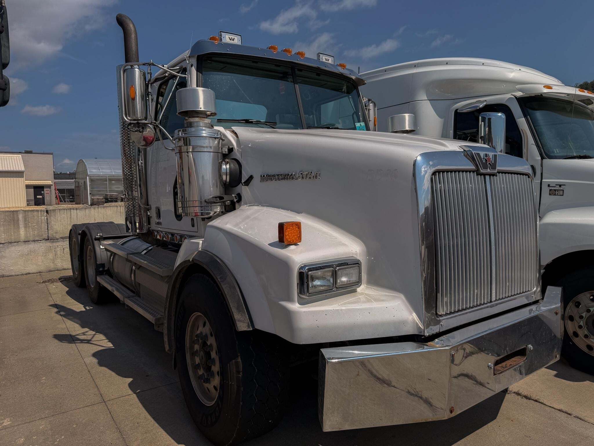 2020 WESTERN STAR 4900 in Saint Clairsville, OH