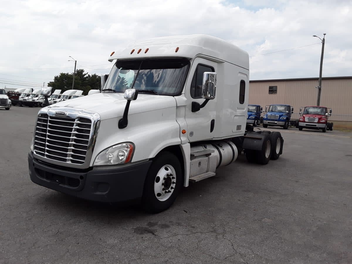 2020 FREIGHTLINER CASCADIA 125 in Nashville, TN