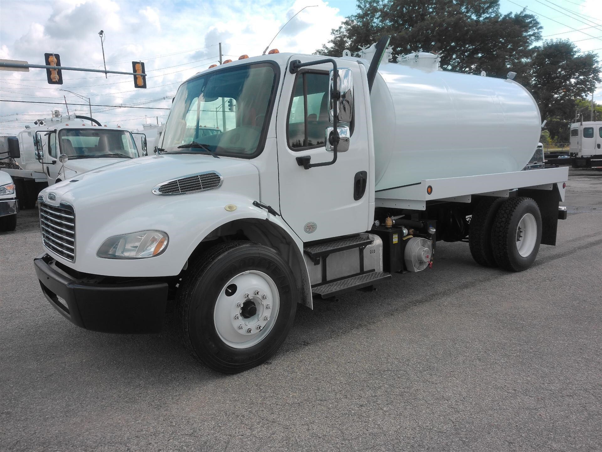 2019 FREIGHTLINER BUSINESS CLASS M2 106 in Kansas City, KS