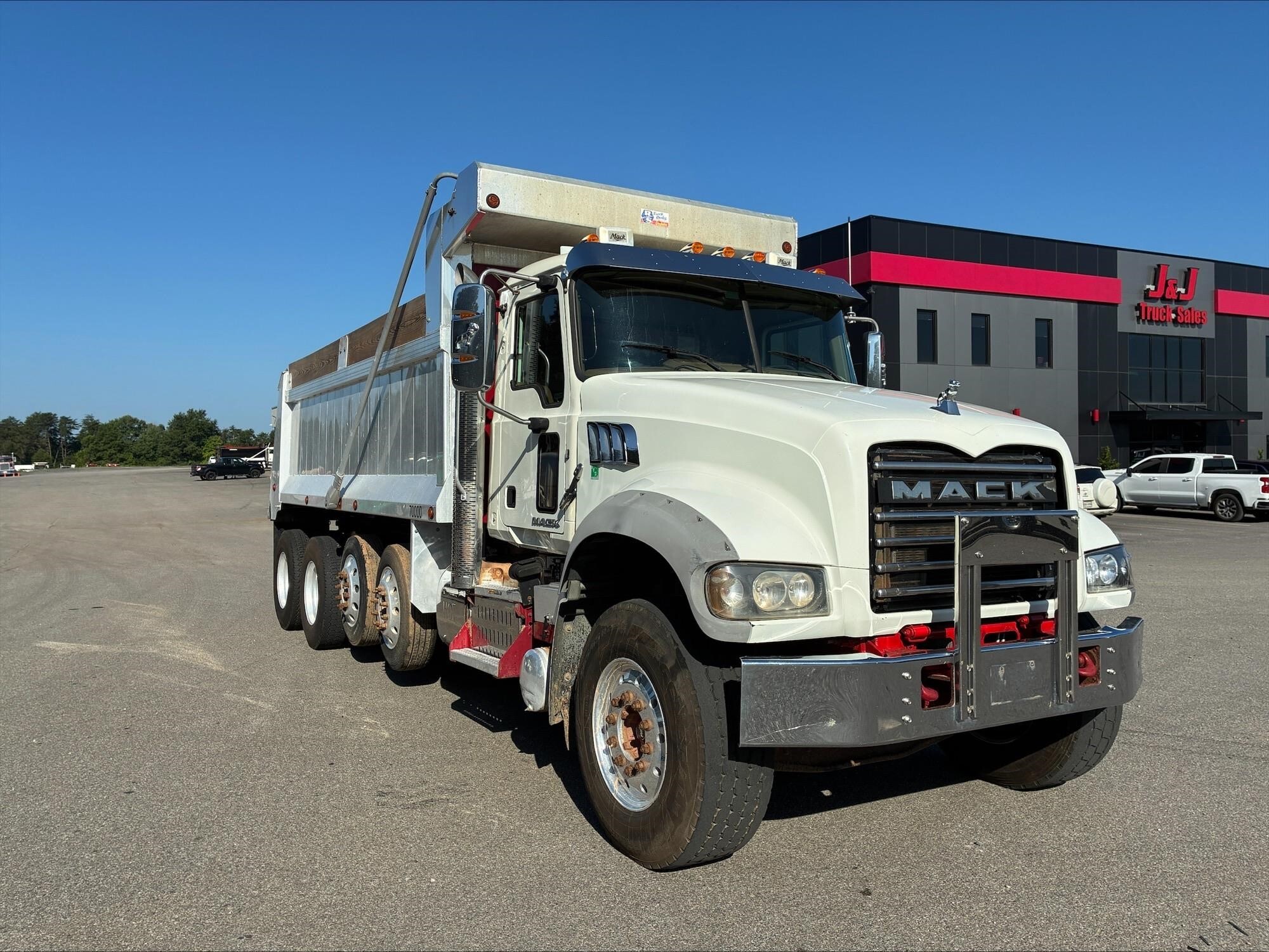 2016 MACK GRANITE GU713 in Chatham, VA