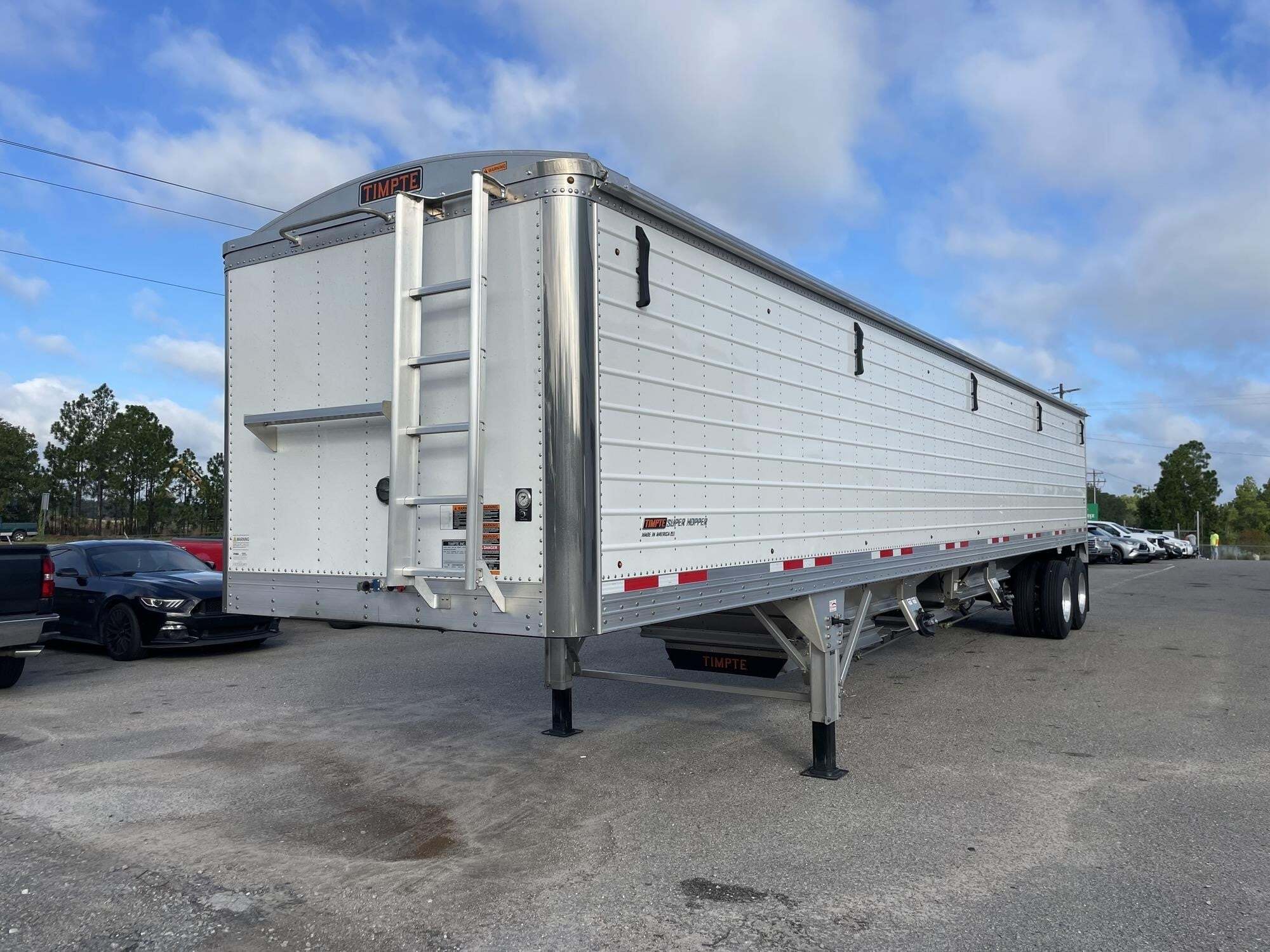 2024 TIMPTE 42' X 96" X 78" WHITE HOPPER BOTTOM in Wilmington, NC