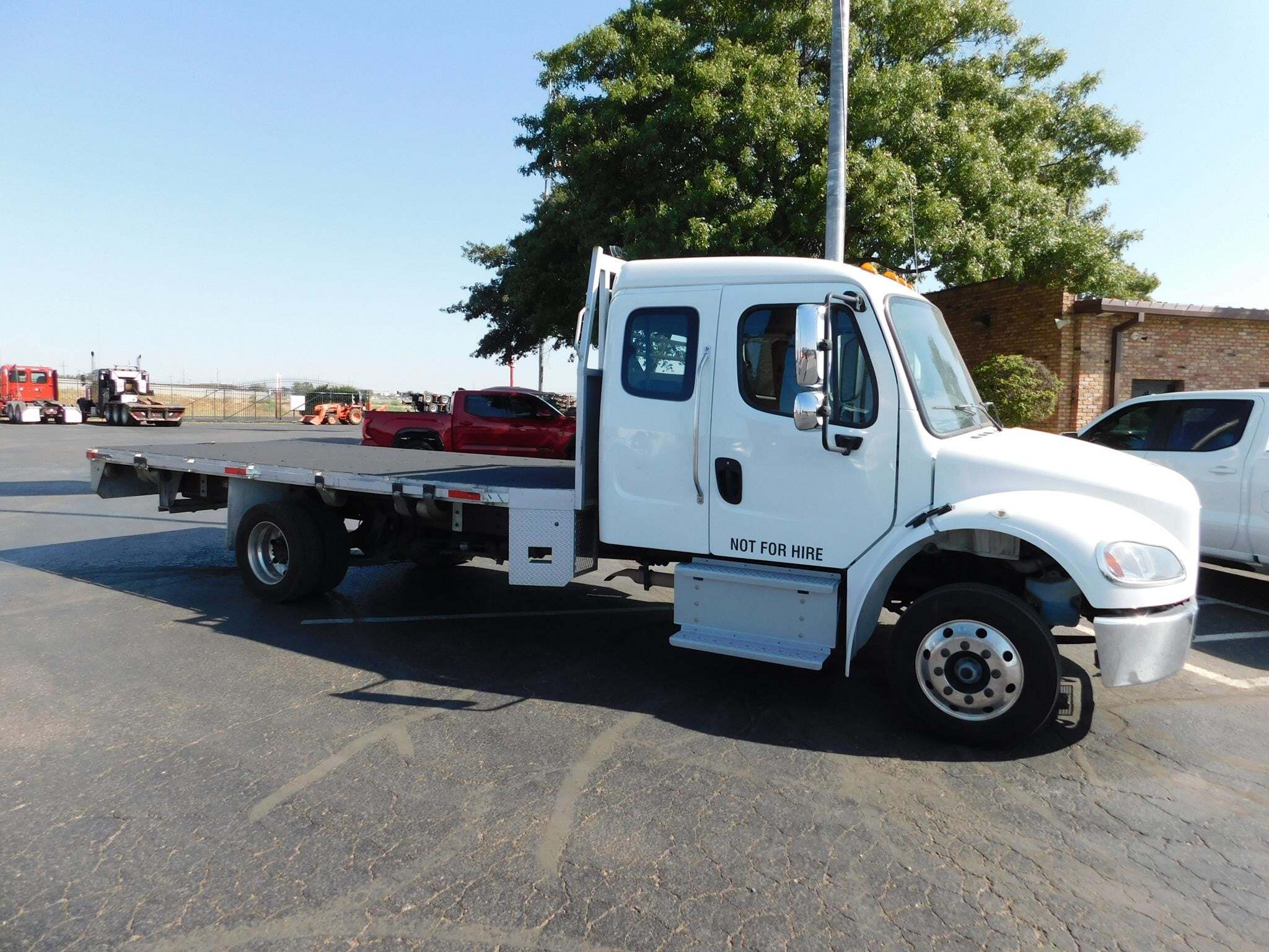 2024 FREIGHTLINER BUSINESS CLASS M2 106 in Lubbock, TX