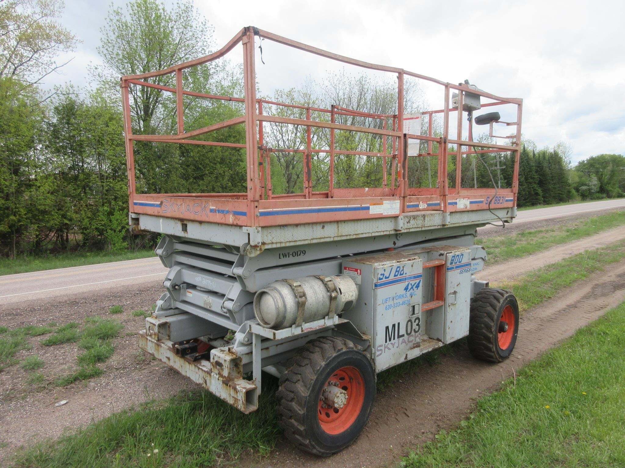 1999 SKYJACK SJ8831RT in Wittenberg, WI