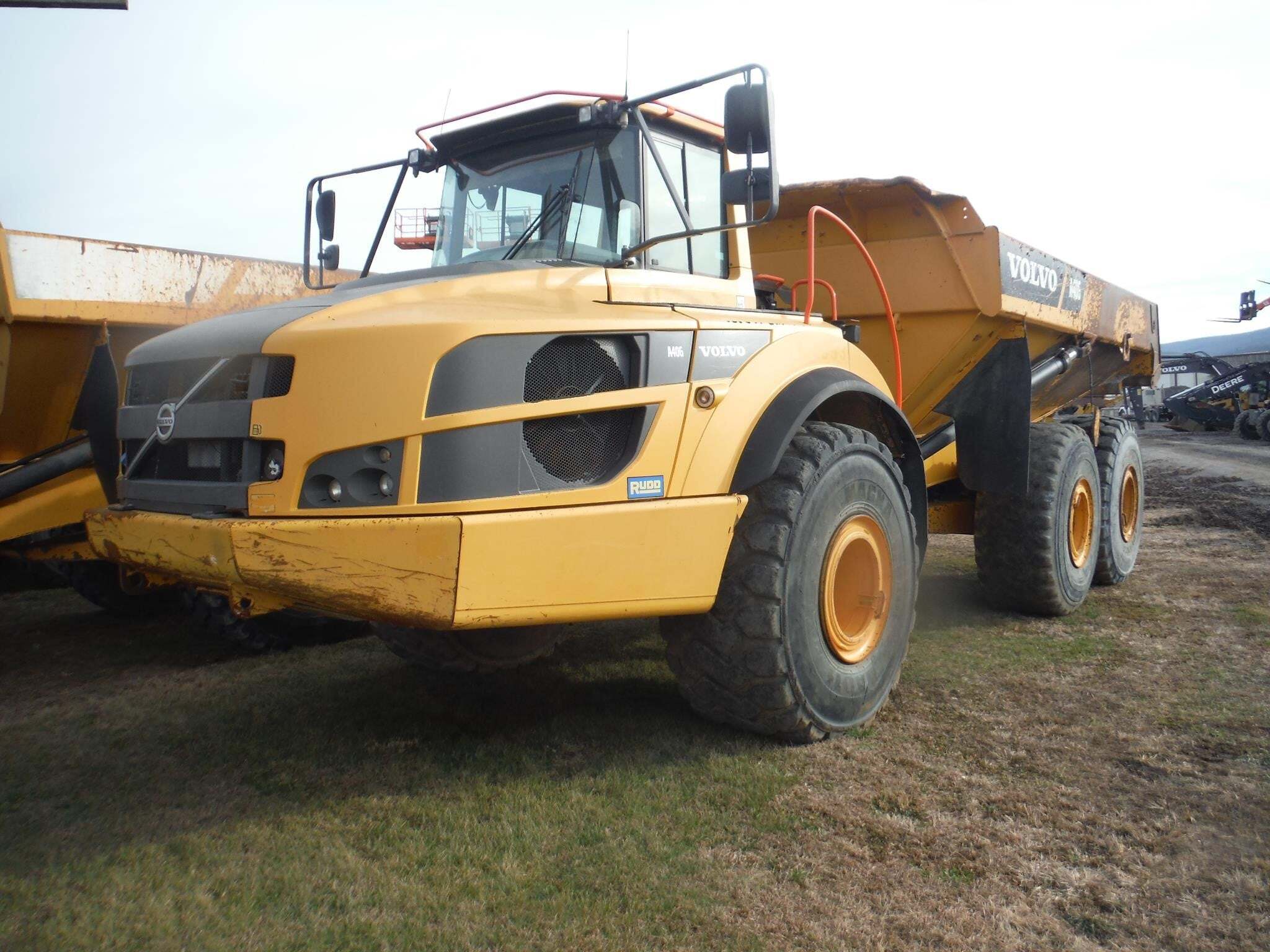 2014 VOLVO A40G in Milton, PA