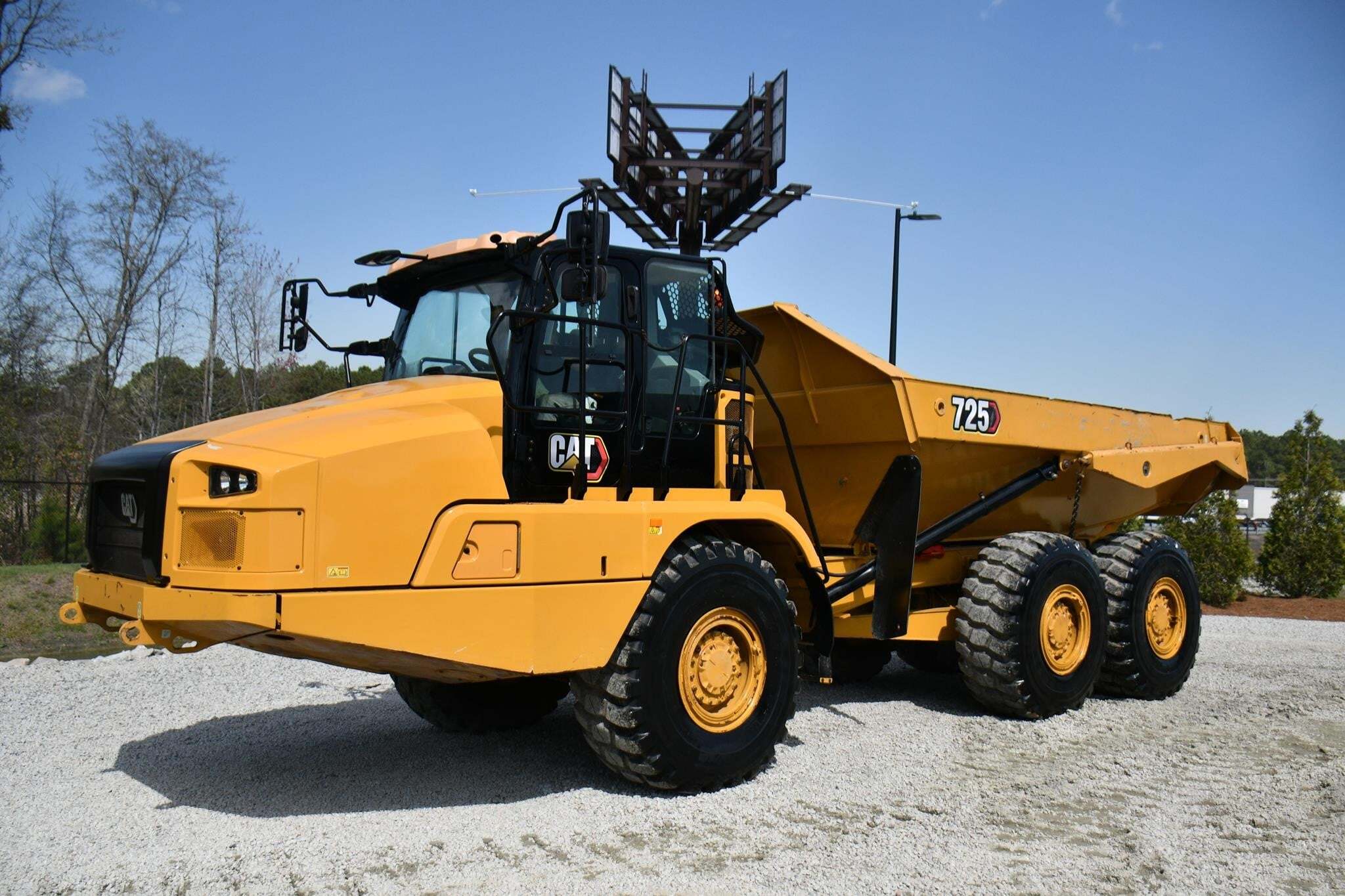 2021 CATERPILLAR 725 in Summerville, SC